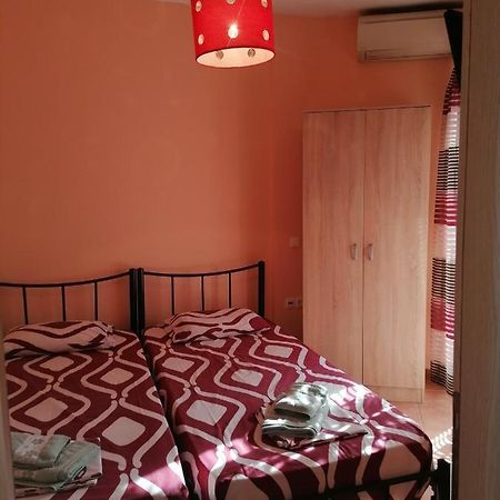 Enoikiazomena Diamerismata Mezonetes Giannakoudis Νο5 Nikiti  Buitenkant foto